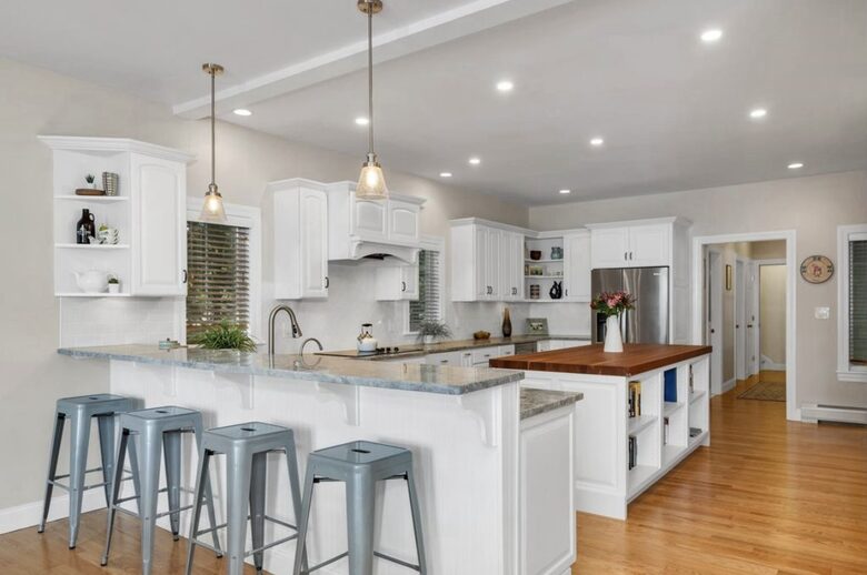 Lake Winnipesaukee Elegance | A Refined Waterfront Retreat - Gilford, New Hampshire