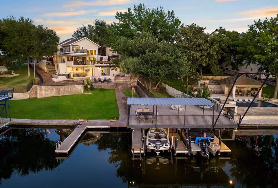 6BR Luxury Retreat on Lake LBJ - Burnet, Texas