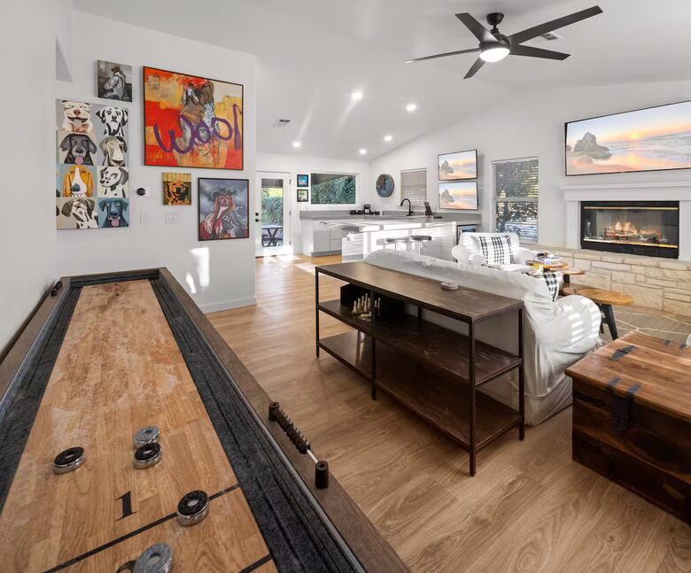 6BR Luxury Retreat on Lake LBJ - Burnet, Texas