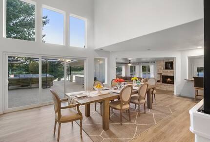 6BR Luxury Retreat on Lake LBJ - Burnet, Texas
