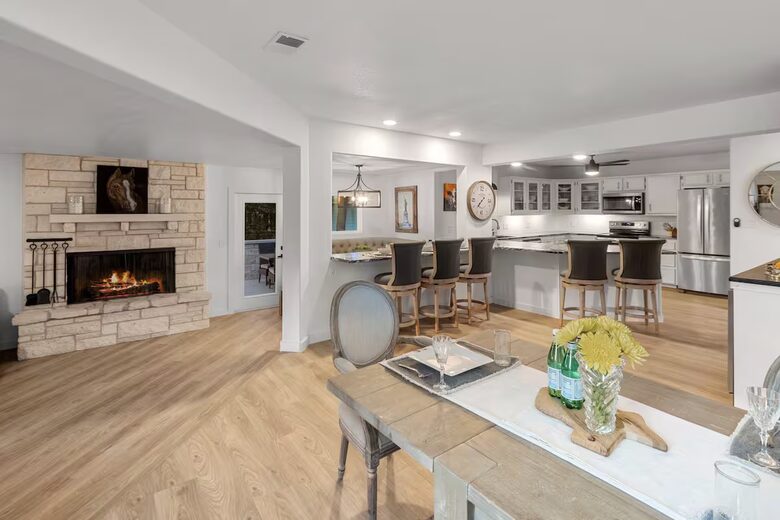 6BR Luxury Retreat on Lake LBJ - Burnet, Texas
