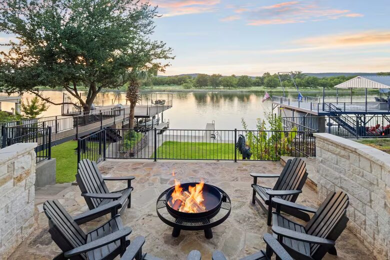6BR Luxury Retreat on Lake LBJ - Burnet, Texas