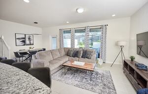 Elegant Escape Near the Magic - Four Corners, Florida