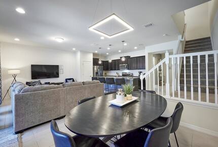 Elegant Escape Near the Magic - Four Corners, Florida