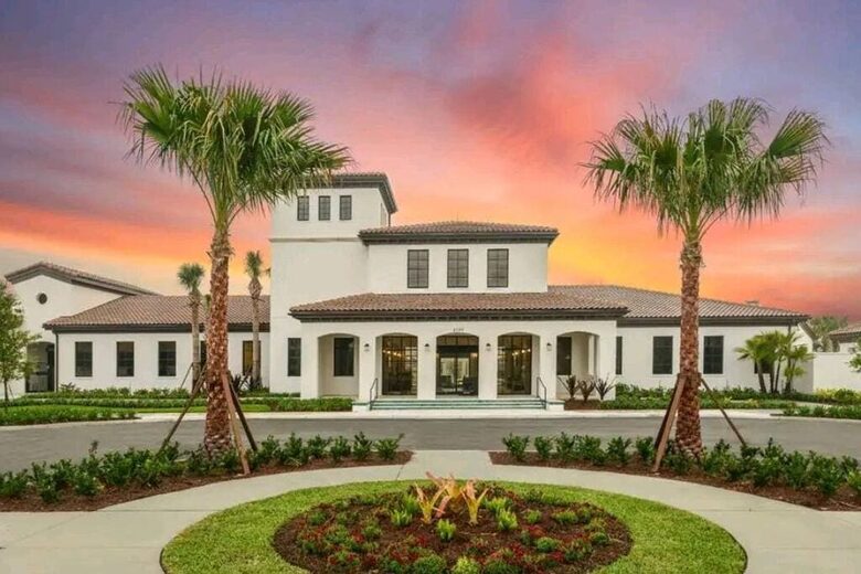 Elegant Escape Near the Magic - Four Corners, Florida