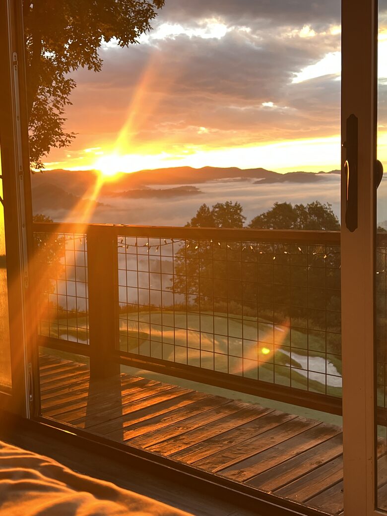 Bedroom Sunrise View above the Clouds