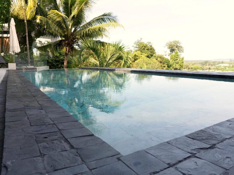 Elegant 4-Bedroom Retreat with Panoramic Ocean Views - Ban Pa Khlok, Thailand