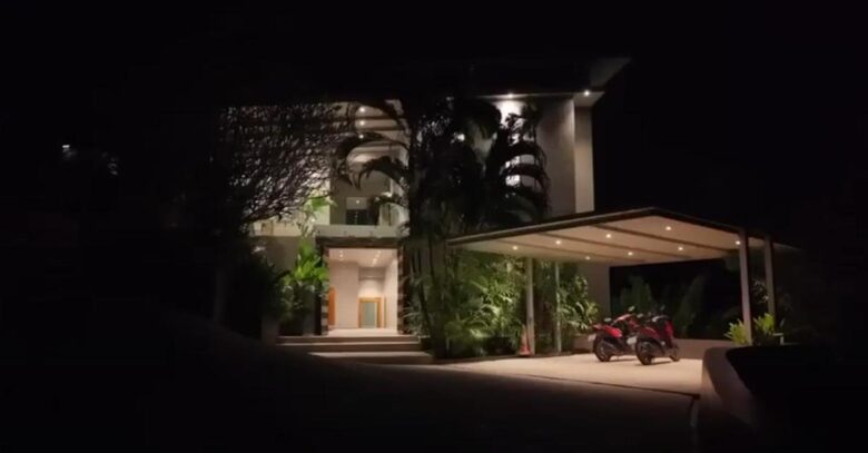 Elegant 4-Bedroom Retreat with Panoramic Ocean Views - Ban Pa Khlok, Thailand
