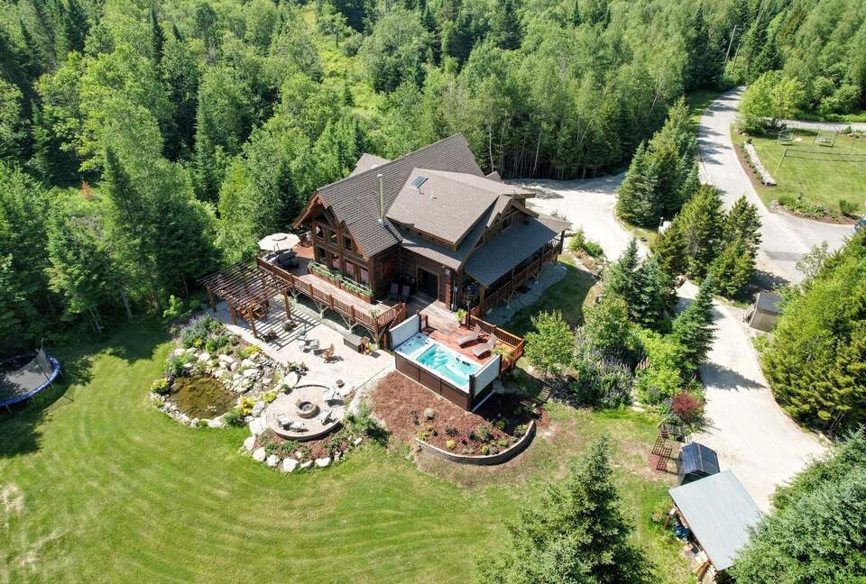 Bretton Woods Luxurious Lodge - Bretton Woods, New Hampshire