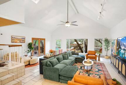 Castle Hills Escape | Spacious, Stylish & Made for Entertaining - San Antonio, Texas