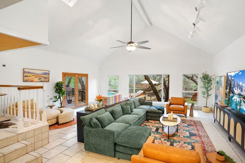 Castle Hills Escape | Spacious, Stylish & Made for Entertaining - San Antonio, Texas