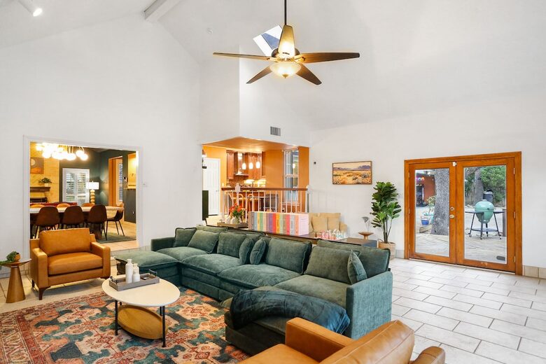 Castle Hills Escape | Spacious, Stylish & Made for Entertaining - San Antonio, Texas