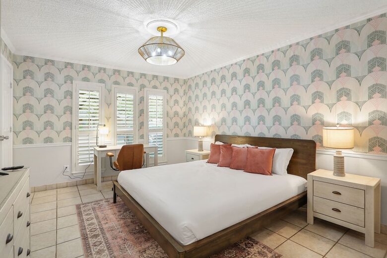 Castle Hills Escape | Spacious, Stylish & Made for Entertaining - San Antonio, Texas