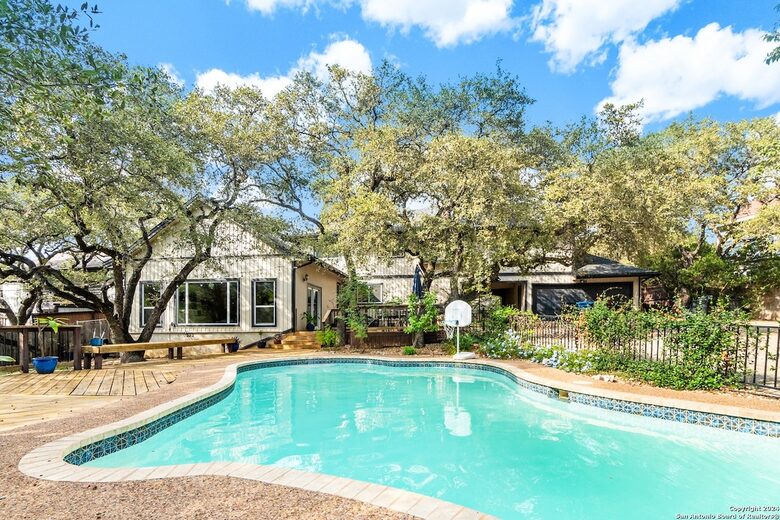 Castle Hills Escape | Spacious, Stylish & Made for Entertaining - San Antonio, Texas