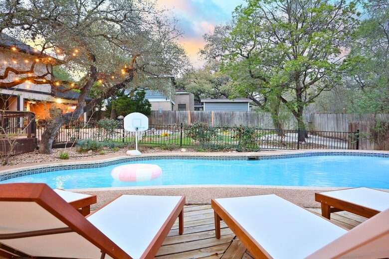 Castle Hills Escape | Spacious, Stylish & Made for Entertaining - San Antonio, Texas