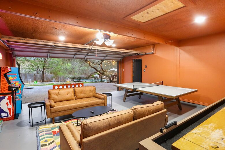Castle Hills Escape | Spacious, Stylish & Made for Entertaining - San Antonio, Texas