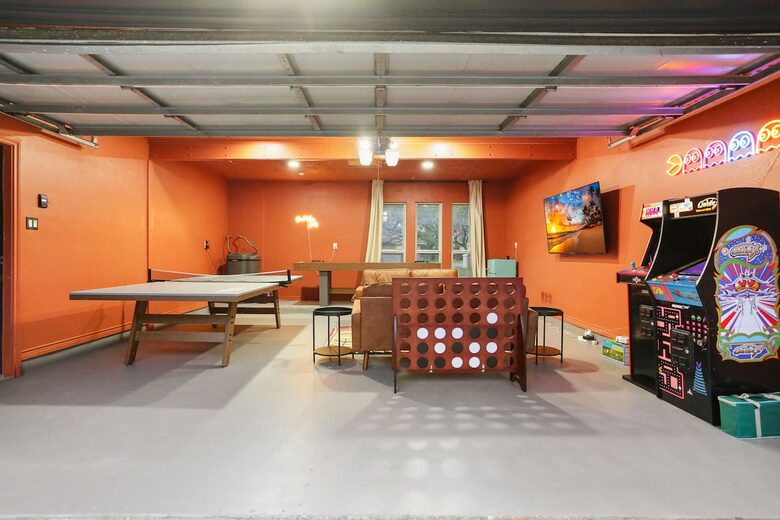 Castle Hills Escape | Spacious, Stylish & Made for Entertaining - San Antonio, Texas
