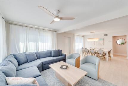 Seaside Comfort Steps from Fort Myers Beach - Fort Myers Beach, Florida