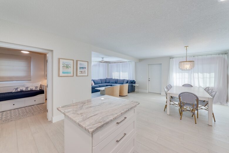 Seaside Comfort Steps from Fort Myers Beach - Fort Myers Beach, Florida