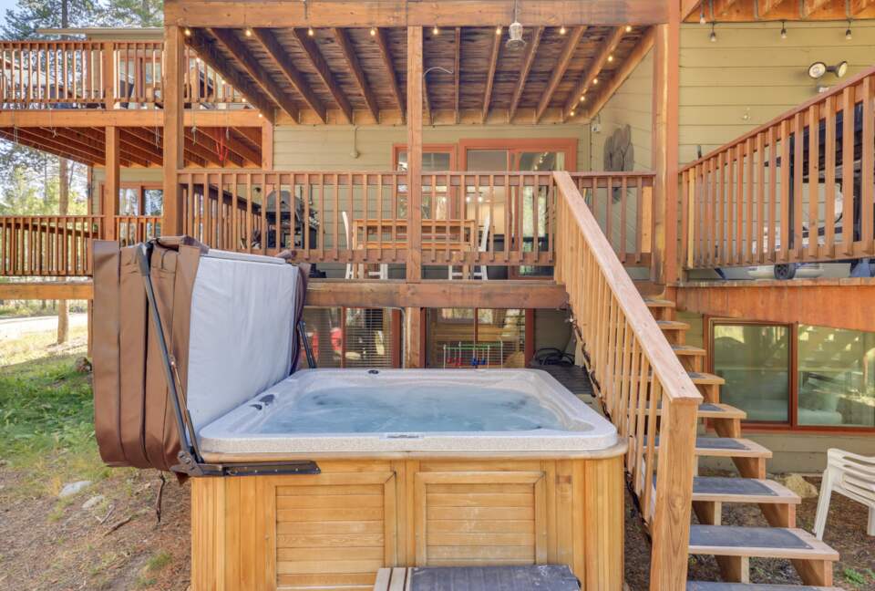 Private outdoor hot tub and patio