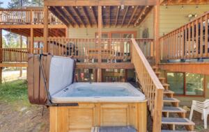 Private outdoor hot tub and patio