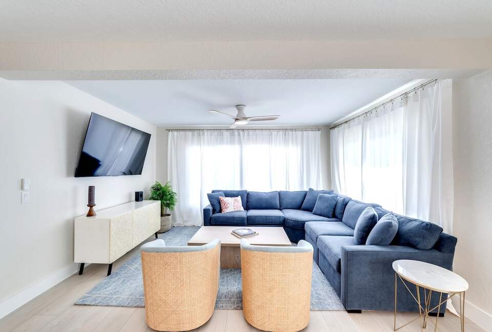 Seaside Comfort Steps from Fort Myers Beach - Fort Myers Beach, Florida