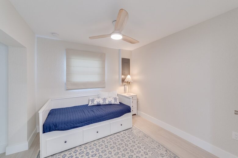 Seaside Comfort Steps from Fort Myers Beach - Fort Myers Beach, Florida