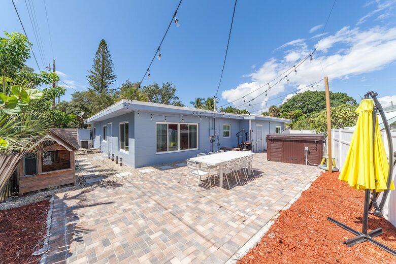 Seaside Comfort Steps from Fort Myers Beach - Fort Myers Beach, Florida