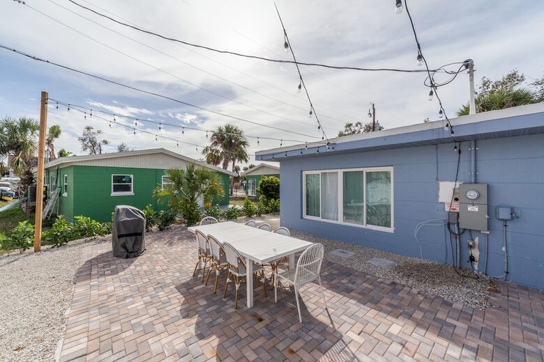 Seaside Comfort Steps from Fort Myers Beach - Fort Myers Beach, Florida