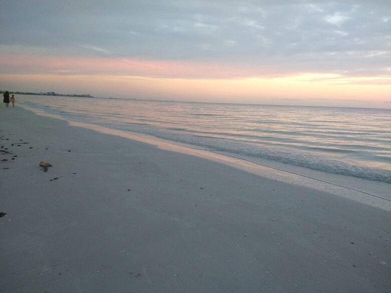 Seaside Comfort Steps from Fort Myers Beach - Fort Myers Beach, Florida