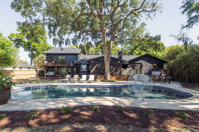Refined Coastal Living Minutes from Folly Beach - Charleston, South Carolina