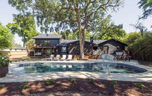 Refined Coastal Living Minutes from Folly Beach - Charleston, South Carolina