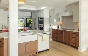 Refined Coastal Living Minutes from Folly Beach - Charleston, South Carolina