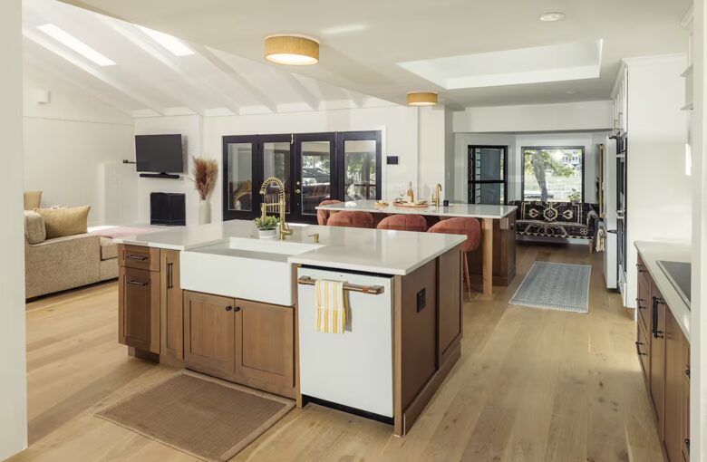 Refined Coastal Living Minutes from Folly Beach - Charleston, South Carolina