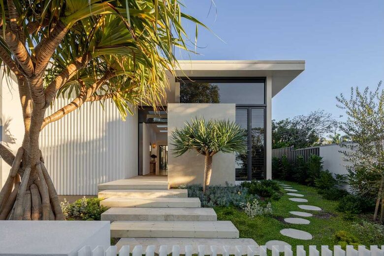 A Harmonious Blend of Sophistication and Sustainability in Noosaville - Noosaville, Australia
