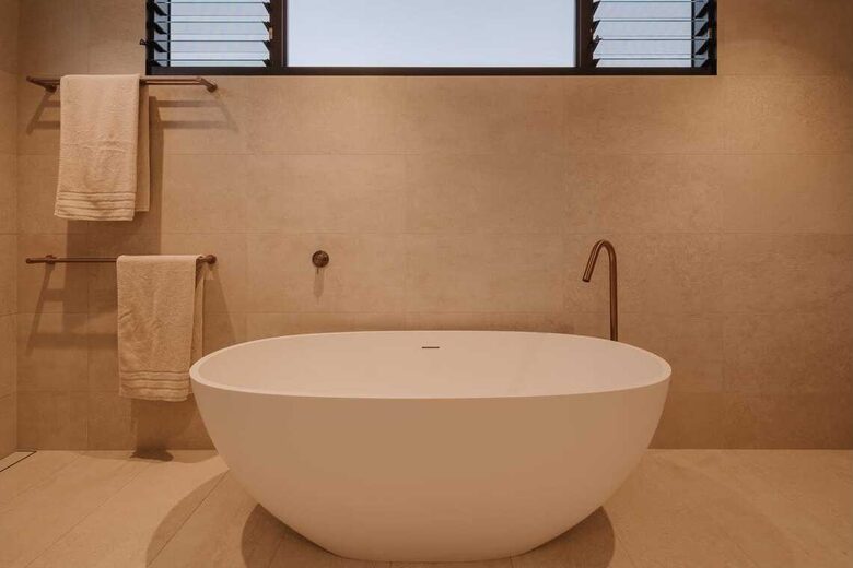 A Harmonious Blend of Sophistication and Sustainability in Noosaville - Noosaville, Australia