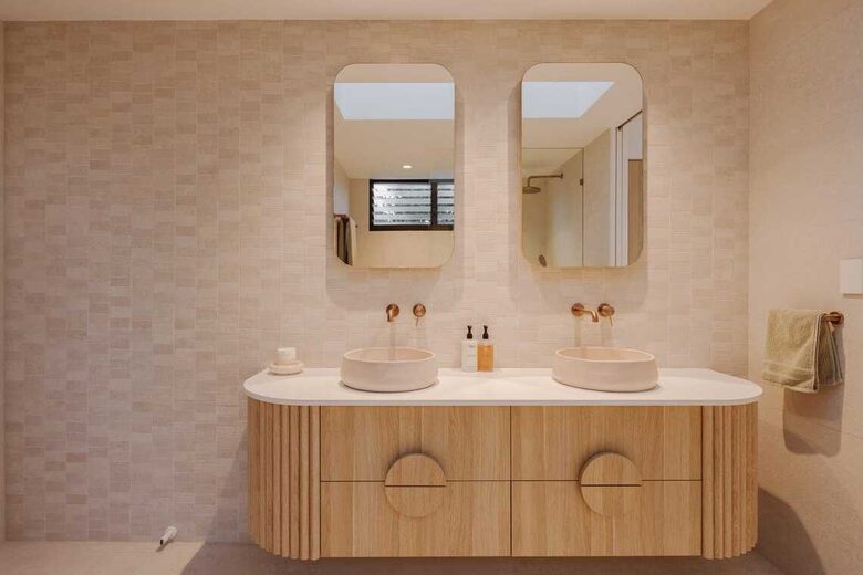 A Harmonious Blend of Sophistication and Sustainability in Noosaville - Noosaville, Australia