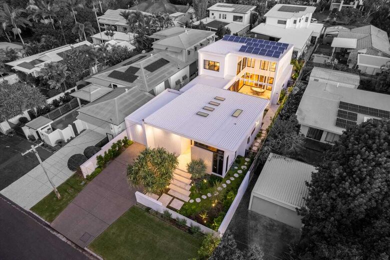 A Harmonious Blend of Sophistication and Sustainability in Noosaville - Noosaville, Australia
