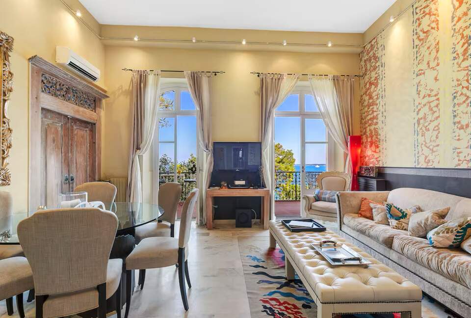 Terrace Dreams on the French Riviera: Sea Views & Timeless Elegance - Cannes, France