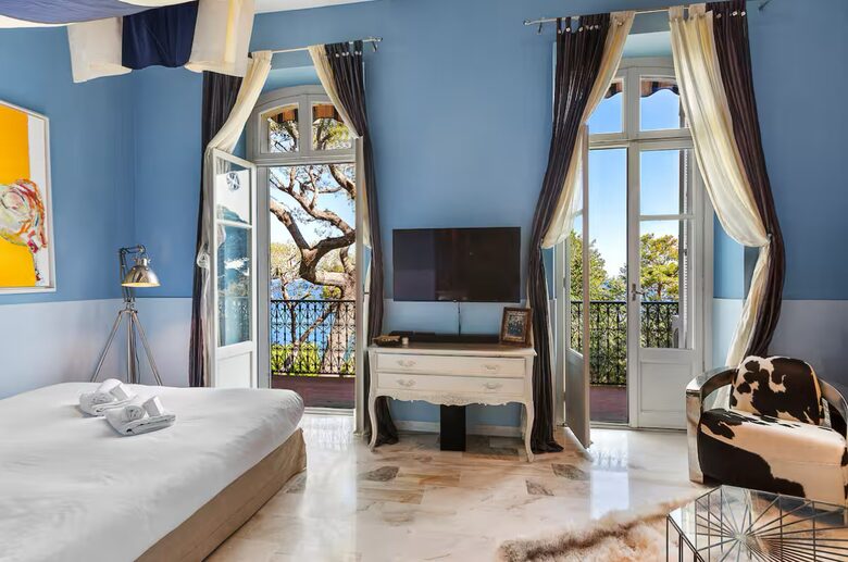 Terrace Dreams on the French Riviera: Sea Views & Timeless Elegance - Cannes, France