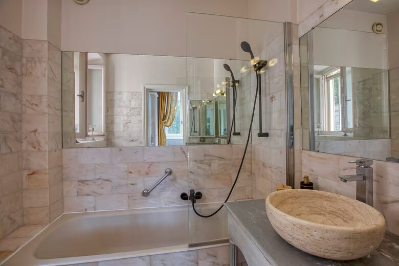 Terrace Dreams on the French Riviera: Sea Views & Timeless Elegance - Cannes, France