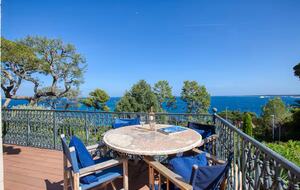 Terrace Dreams on the French Riviera: Sea Views & Timeless Elegance - Cannes, France