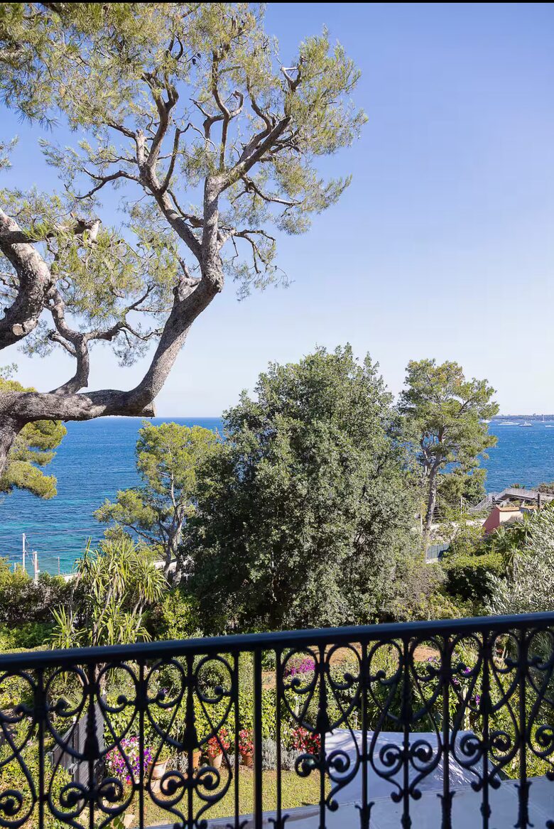 Terrace Dreams on the French Riviera: Sea Views & Timeless Elegance - Cannes, France