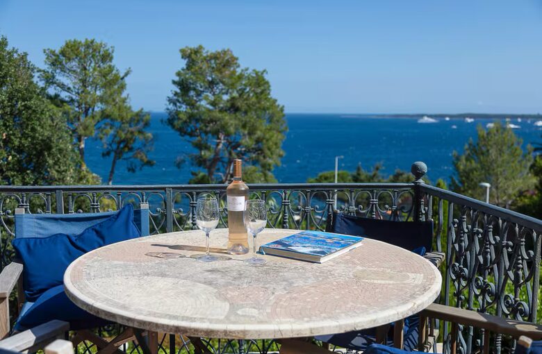 Terrace Dreams on the French Riviera: Sea Views & Timeless Elegance - Cannes, France