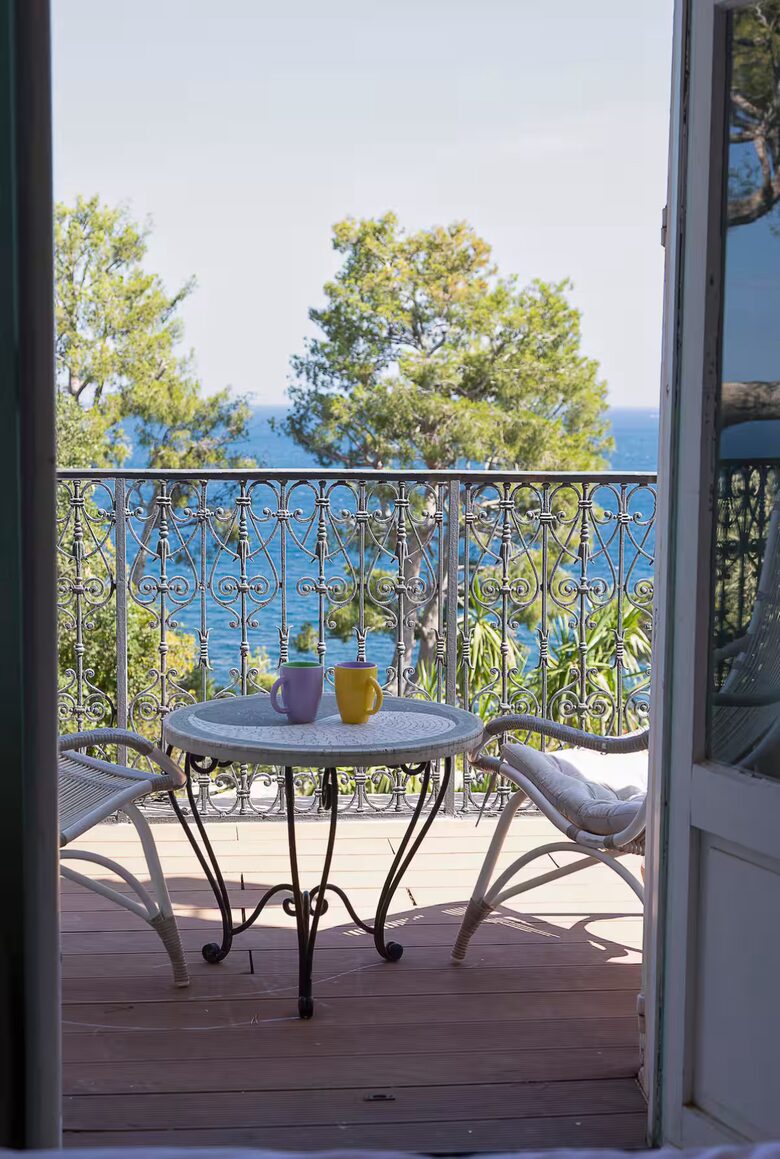 Terrace Dreams on the French Riviera: Sea Views & Timeless Elegance - Cannes, France