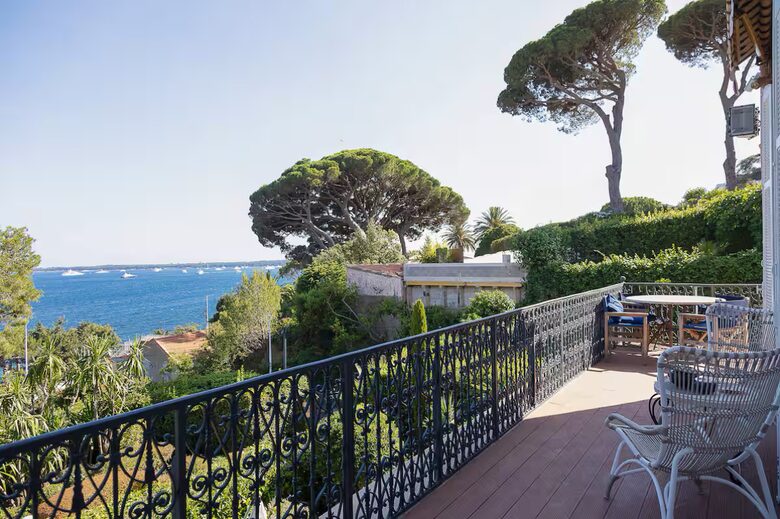 Terrace Dreams on the French Riviera: Sea Views & Timeless Elegance - Cannes, France