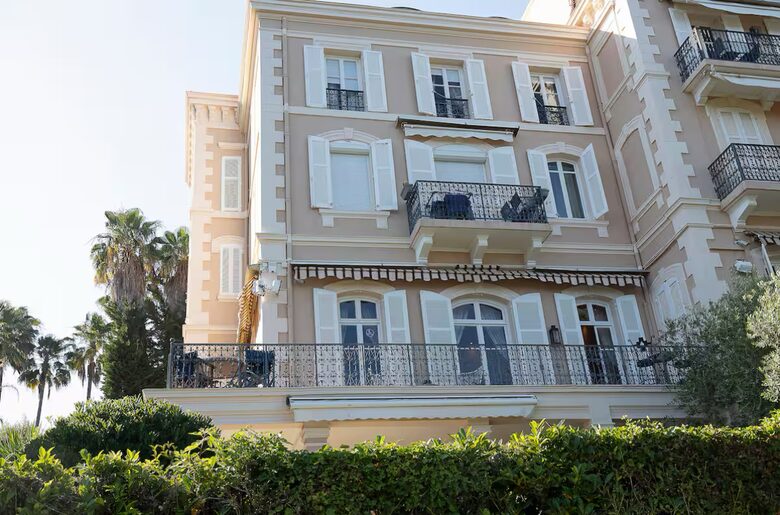 Terrace Dreams on the French Riviera: Sea Views & Timeless Elegance - Cannes, France