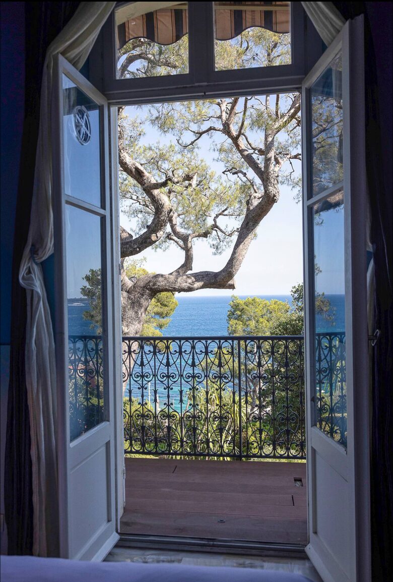 Terrace Dreams on the French Riviera: Sea Views & Timeless Elegance - Cannes, France