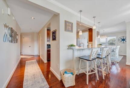 Relaxed Living with Sweeping Lake Views - Moneta, Virginia