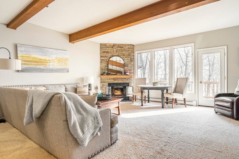 Elegant Ski-In/Ski-Out Townhome with Lake Access - McHenry, Maryland